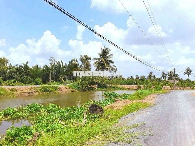 Hàng thơm, 1000m2 đất vườn View Kênh cực đẹp, 720tr