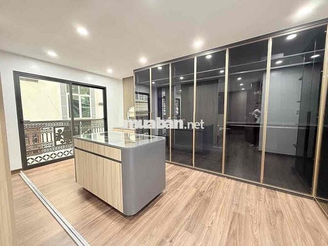 Ô TÔ ĐỖ TRÁNH - ĐẲNG CẤP ĐỀN LỪ – MẶT TIỀN 6.8M - THANG MÁY VÙ VÙ - VI