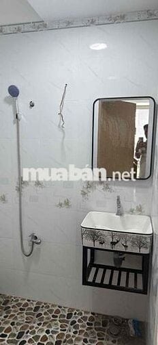 nhà ngay trung tâm Thủ Đức , phường Linh Chiểu , đường trước nhà 2.5m,