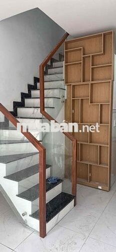 nhà ngay trung tâm Thủ Đức , phường Linh Chiểu , đường trước nhà 2.5m,