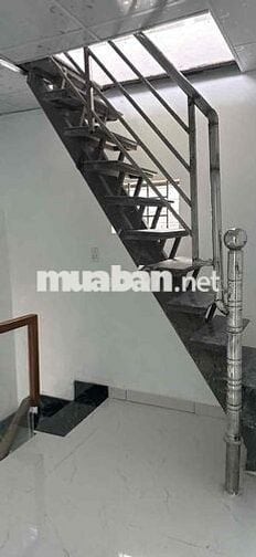 nhà ngay trung tâm Thủ Đức , phường Linh Chiểu , đường trước nhà 2.5m,