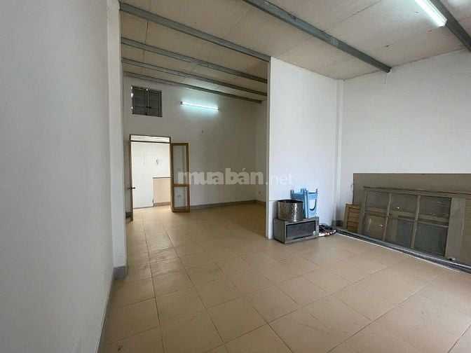 Nhà đường Hồng Hà, 55m2 ngõ rộng ô tô  đỗ cửa giá tốt, 5 phút hồ gươm