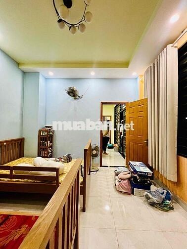 Nhà Sạch Sẻ Sân Rộng Rải Trồng Cây DT 5x25 1Trệt 1Lầu 3Pn 2Wc