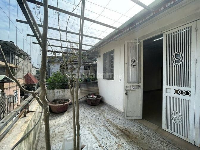 Nhà đường Hồng Hà, 55m2 ngõ rộng ô tô  đỗ cửa giá tốt, 5 phút hồ gươm