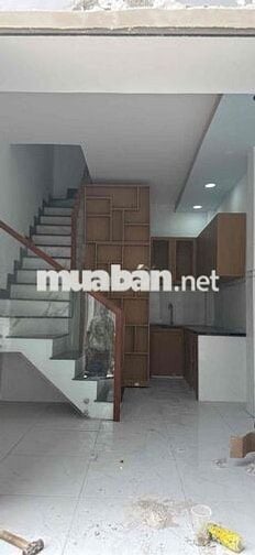 nhà ngay trung tâm Thủ Đức , phường Linh Chiểu , đường trước nhà 2.5m,