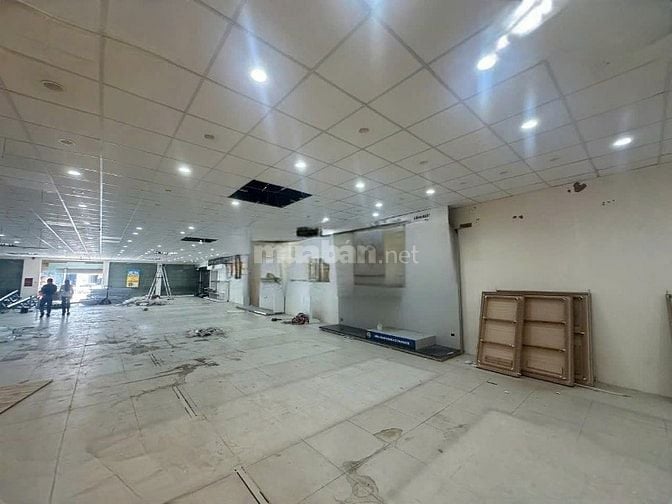 Cho thuê nhà mặt tiền Quốc Lộ 13, P.H.B.Phước, Q. Thủ Đức giá 120tr
