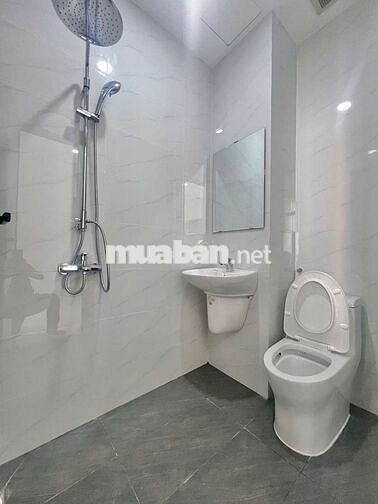 Căn Hộ Đẹp Ban Công Thoáng Gần Công Viên Lê Thị Riêng