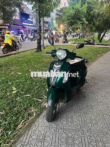 cần bán xe grander 2015 nữ chạy kỹ, máy êm.
