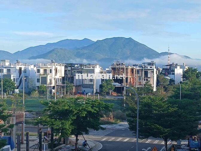 Cho thuê phòng cao cấp , có 3 phòng .