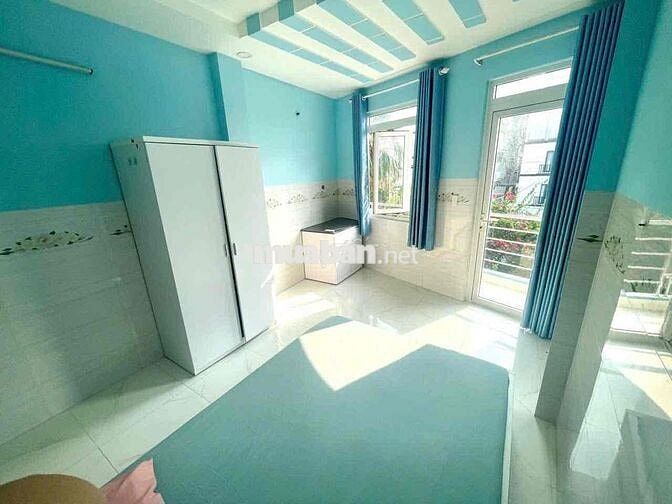 Căn hộ dịch vụ full nội thất - ban công thoáng mát