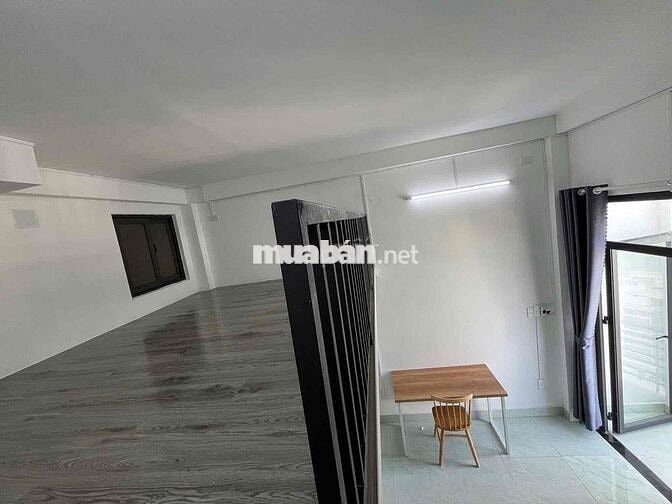 Sát ĐH Ngoại Thương, Hutech Hàng Xanh, Metro, Q1