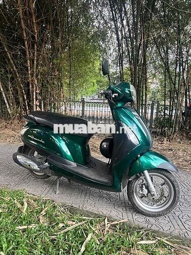 cần bán xe grander 2015 nữ chạy kỹ, máy êm.