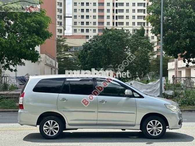 Toyota Innova 2.0E 2016