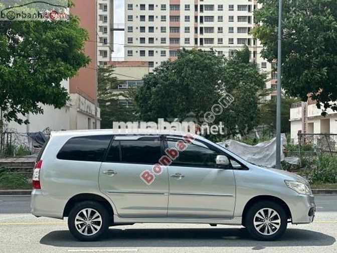 Toyota Innova 2.0E 2016