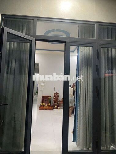 Cho thuê nhà rộng, có sân, đường xe hơi, Bình Hưng Hòa Bình Tân