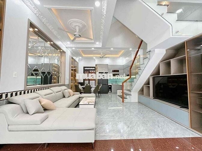 Nhà mặt tiền ngang 5m  hoàn công tại p Đông Hoà tp Hồ Chí Minh