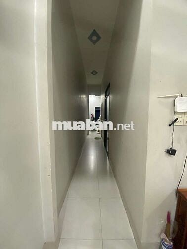 Cho thuê nhà rộng, có sân, đường xe hơi, Bình Hưng Hòa Bình Tân