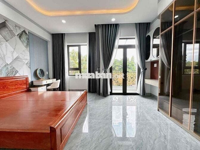 Nhà mặt tiền ngang 5m  hoàn công tại p Đông Hoà tp Hồ Chí Minh