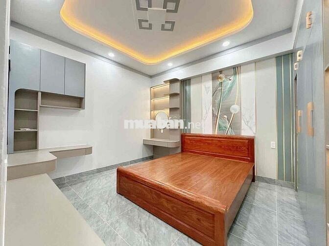 Nhà mặt tiền ngang 5m  hoàn công tại p Đông Hoà tp Hồ Chí Minh