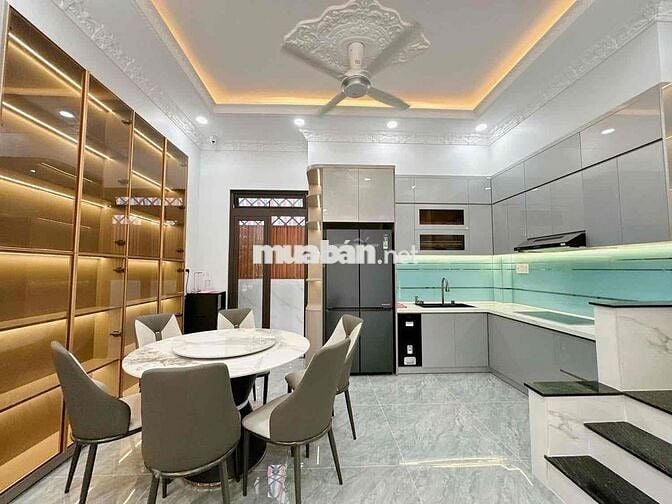 Nhà mặt tiền ngang 5m  hoàn công tại p Đông Hoà tp Hồ Chí Minh