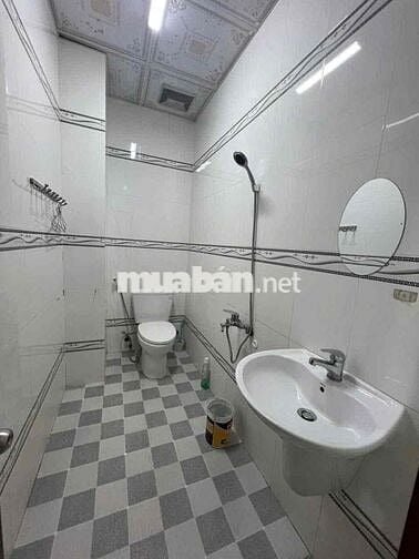 Nhà lầu 4 phòng 3 máy lạnh KDC ĐH Y Dược