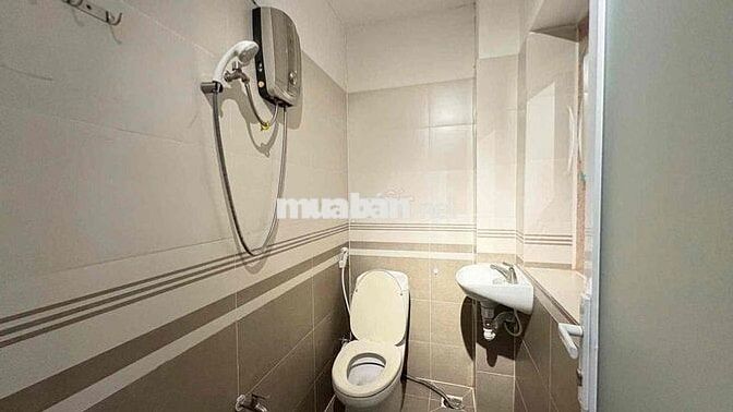 Thuê phòng 35m2 thoáng có ban công ngay Bạch Đằng gần Chợ Bà Chiểu