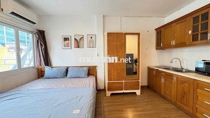 Thuê phòng 35m2 thoáng có ban công ngay Bạch Đằng gần Chợ Bà Chiểu