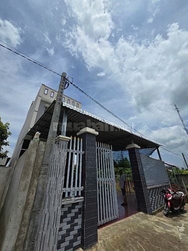 Nhà 1trệt, 1lầu, ST, Ấp 1, Tân Trạch, Cần Đước, LA, 330,4m2 thổ cư 