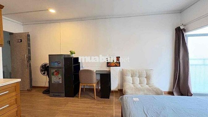 Thuê phòng 35m2 thoáng có ban công ngay Bạch Đằng gần Chợ Bà Chiểu