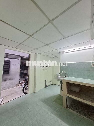 NHÀ CHO THUÊ NGUYÊN CĂN HXH HỒ HẢO HỚN Q1 - 2 TẦNG - 5 TRIỆU.