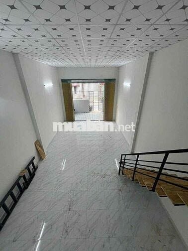 Cho thuê nhà nguyên căn 5x20 1gác lững trống suốt