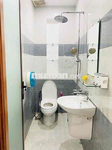 Nhà trệt 2 lầu 5 phòng ngủ sẵn 3 máy lạnh KDC Thới Nhựt 2