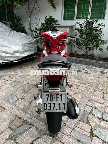 Air Blade 2011 chính chủ trả trc 8tr9 nhận xe