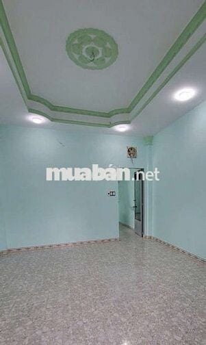 DT 4,5 X 18M MẶT TIỀN ĐƯỜNG LẠC LONG QUÂN