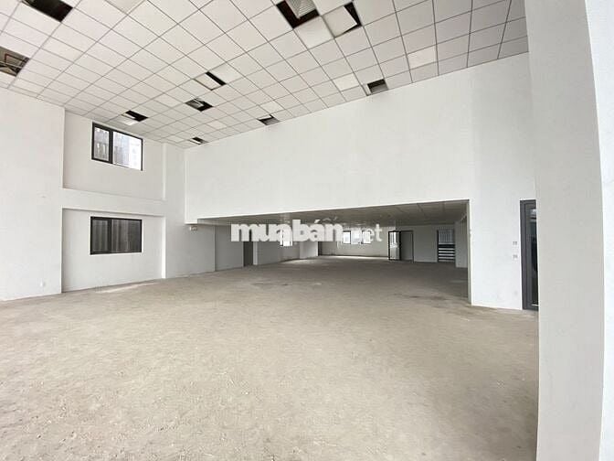Cho thuê nhà mặt tiền nguyên căn mặt tiền đường Thủ Khoa Huân Q1