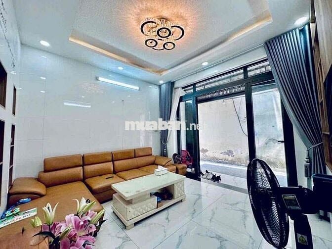 Nhà đẹp full nội thất sát cc Khang Gia GV 47m chỉ hơn 4ty