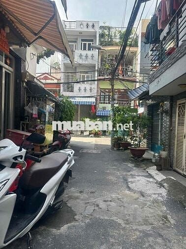 nhà thuê Q6, 90m2, 1trệt1lầu1sân thượng, 3PN, gần võ văn kiệt, 10tr