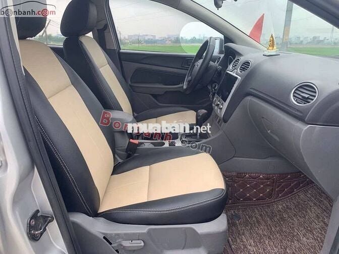 Ford Focus 1.8 AT 2011 - 200 Triệu