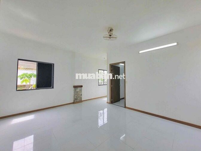 QUẬN 10- 2 PHÒNG NGỦ SIÊU THOÁNG- GẦN BÁCH KHOA, CẦU NTP
