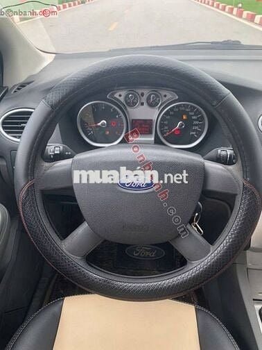 Ford Focus 1.8 AT 2011 - 200 Triệu