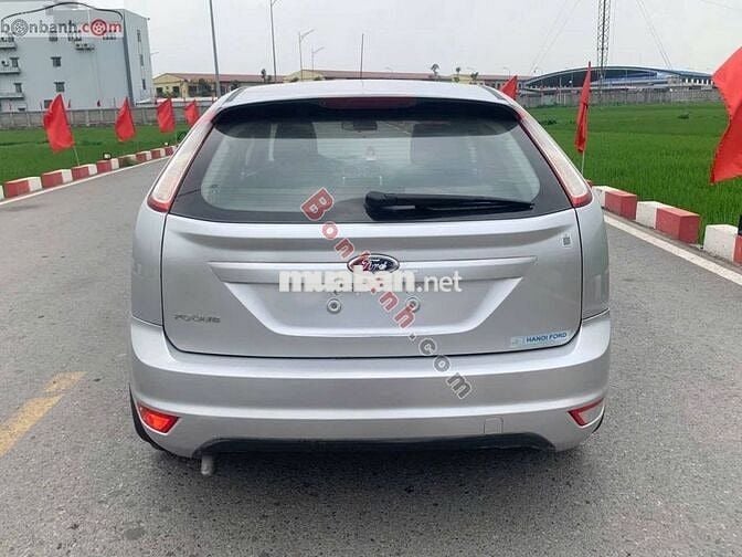 Ford Focus 1.8 AT 2011 - 200 Triệu