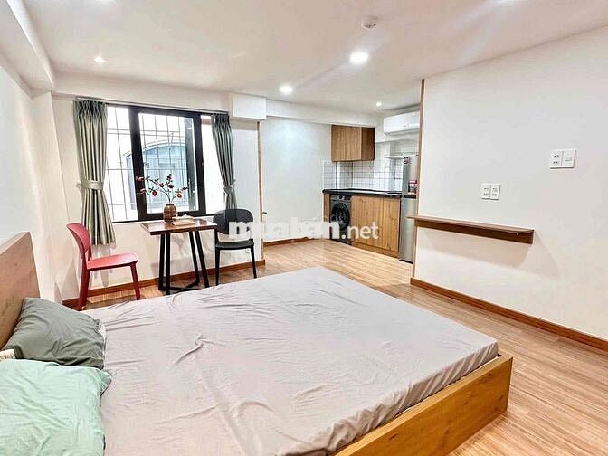 CHO THUÊ STUDIO BAN CÔNG CỬA SỔ 30m2 NGAY THÀNH THÁI