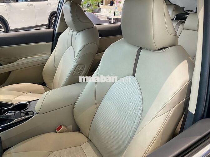 Toyota Camry 2019 2.0G - chính chủ - Bh chính hãng