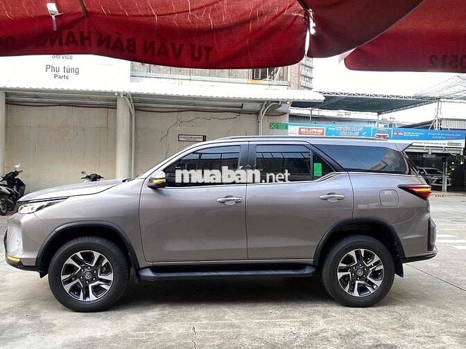 Fortuner 2022 Legender 2.4 4x2 AT - Hàng Hot