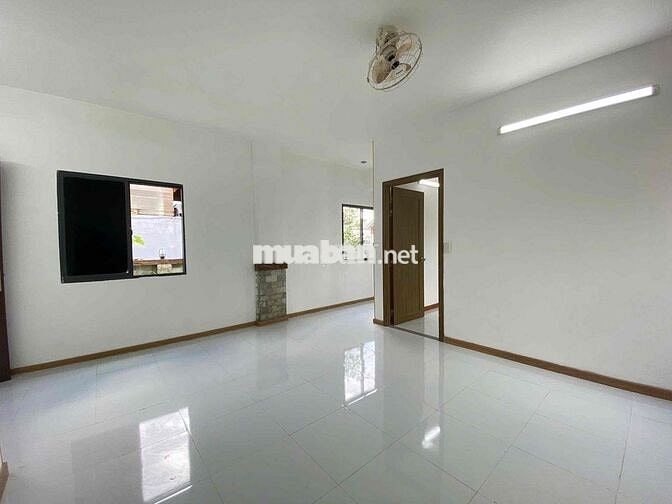 QUẬN 10- 2 PHÒNG NGỦ SIÊU THOÁNG- GẦN BÁCH KHOA, CẦU NTP