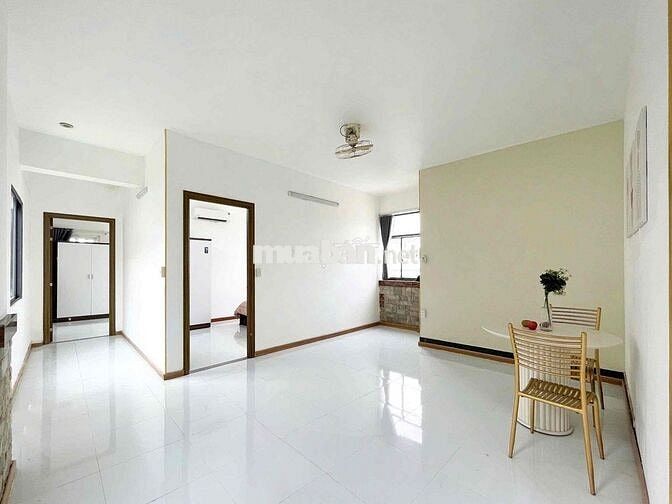 QUẬN 10- 2 PHÒNG NGỦ SIÊU THOÁNG- GẦN BÁCH KHOA, CẦU NTP