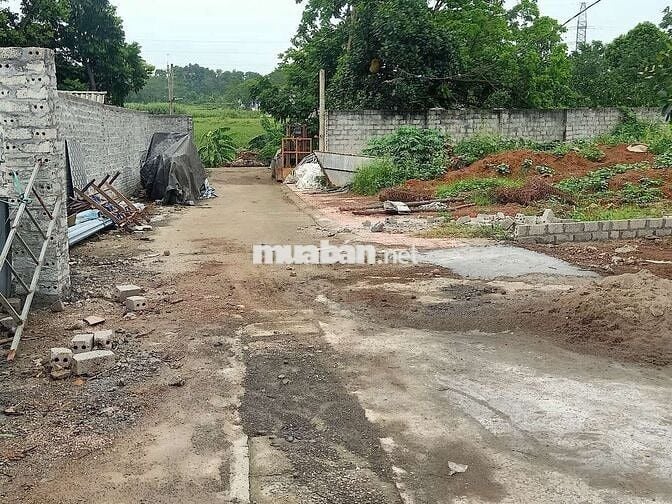 CC BÁN LÔ ĐẤT LÀN 2 TRỤC CHÍNH HÒA THẠCH QUỐC OAI HN DT285m giá 4,42tỷ