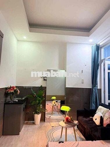 Phòng trọ ban công thang máy kế cầu nguyễn văn cừ rộng 25m2