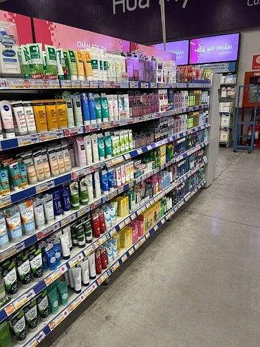 TUYỂN NHÂN VIÊN TRỰC QUẦY BÁN HÀNG, HÔNG CẦN KINH NGHIỆM