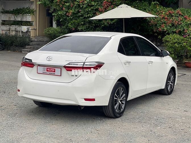 Toyota Corolla Altis 2017 1.8G CVT, bảo hành 1 năm